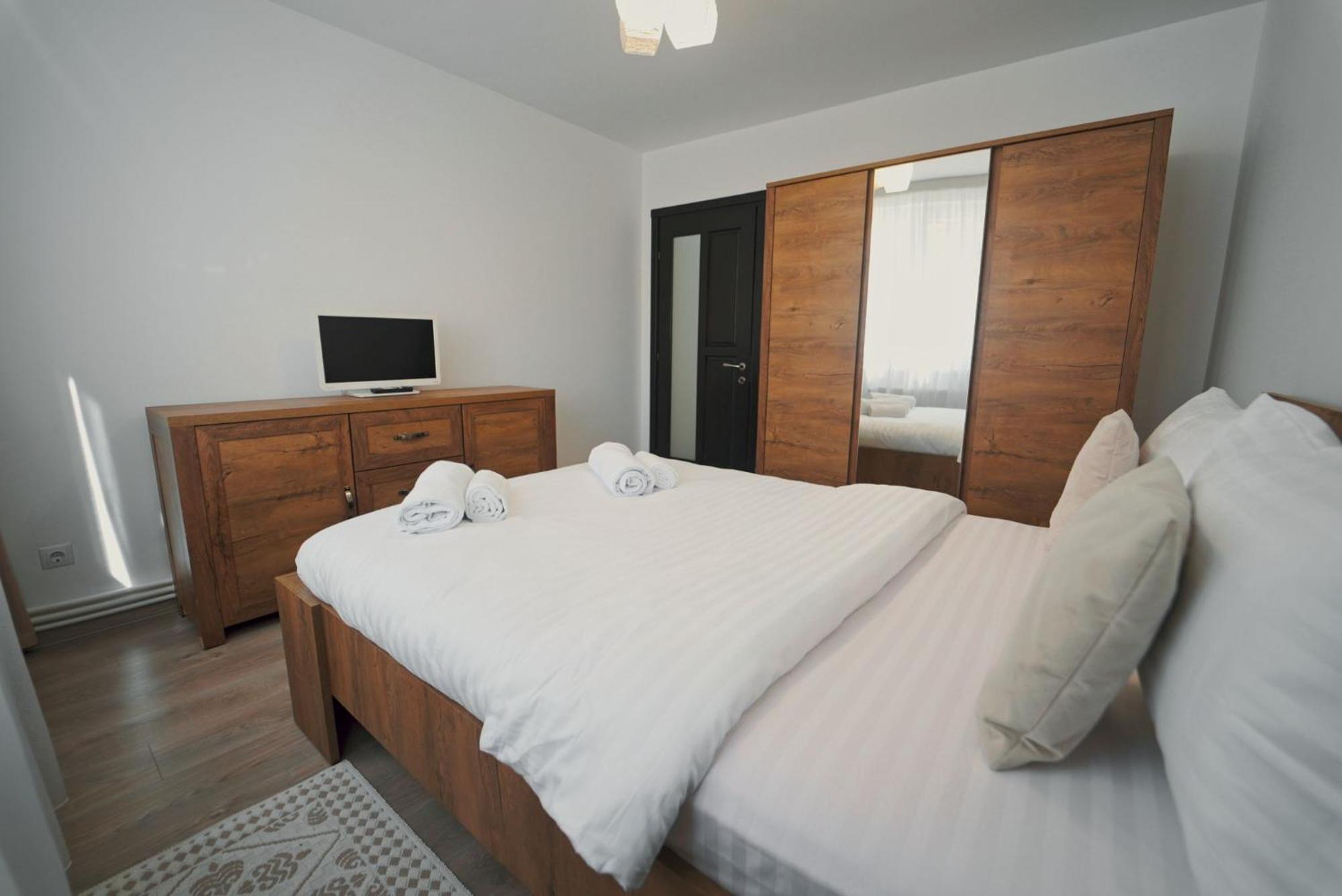 Luxury Apartament Ultracentral Of Suceava Esplanada Ngoại thất bức ảnh